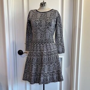 ZARA Black & White Fit to Flare Knit Dress - Geometric Print - NWOT Condition